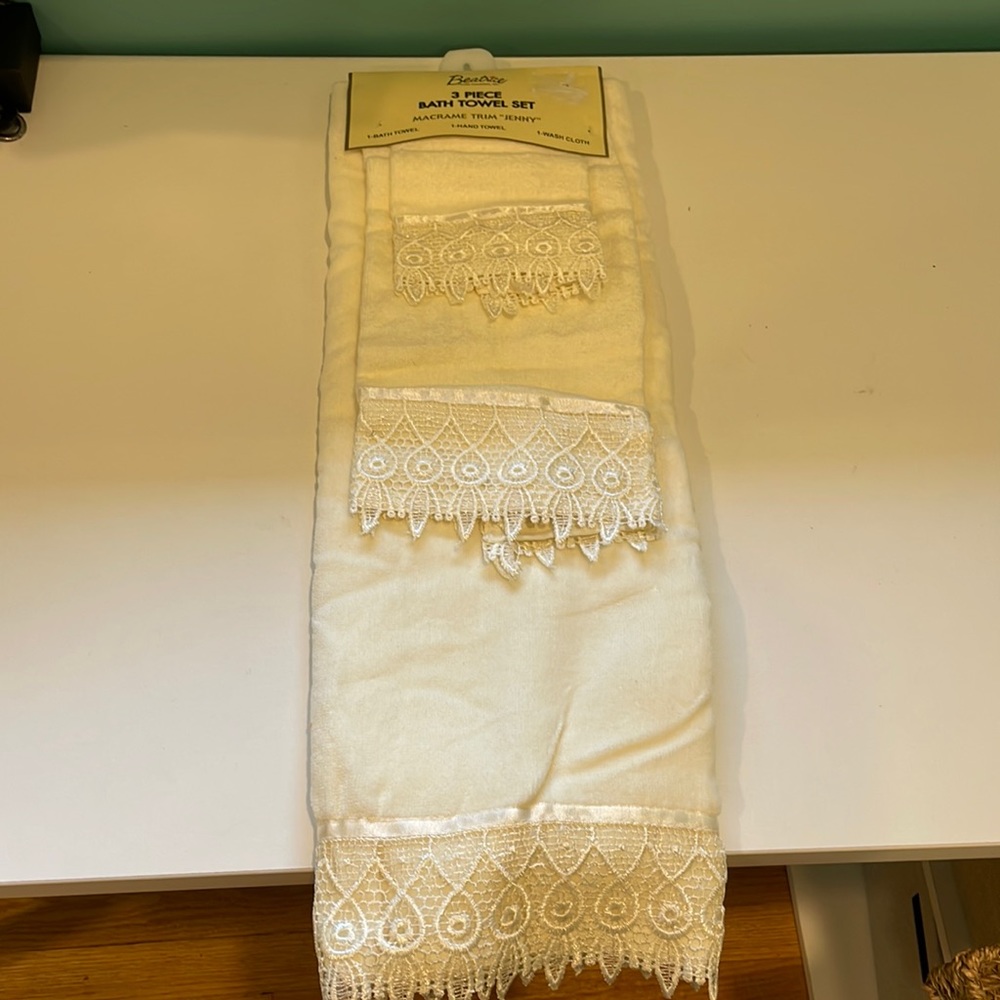 Beatrice Towels 3 pack Cotton embellishment New with Tags NWT
